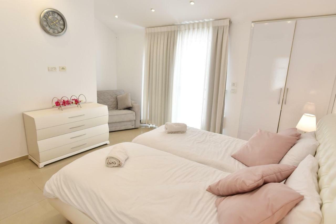 Saidoff, Amazing 4 Bedroom 3 Bath In City Center, Pool, Parking!!! Jérusalem Extérieur photo