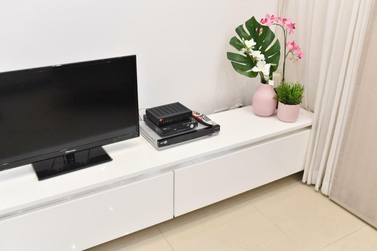 Saidoff, Amazing 4 Bedroom 3 Bath In City Center, Pool, Parking!!! Jérusalem Extérieur photo